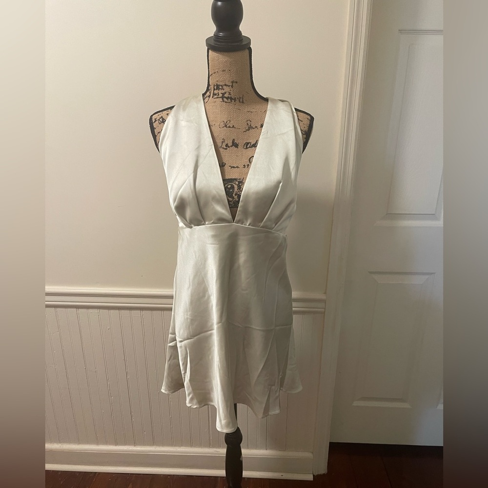 Zara NWOT‎ halter top light green size large satin